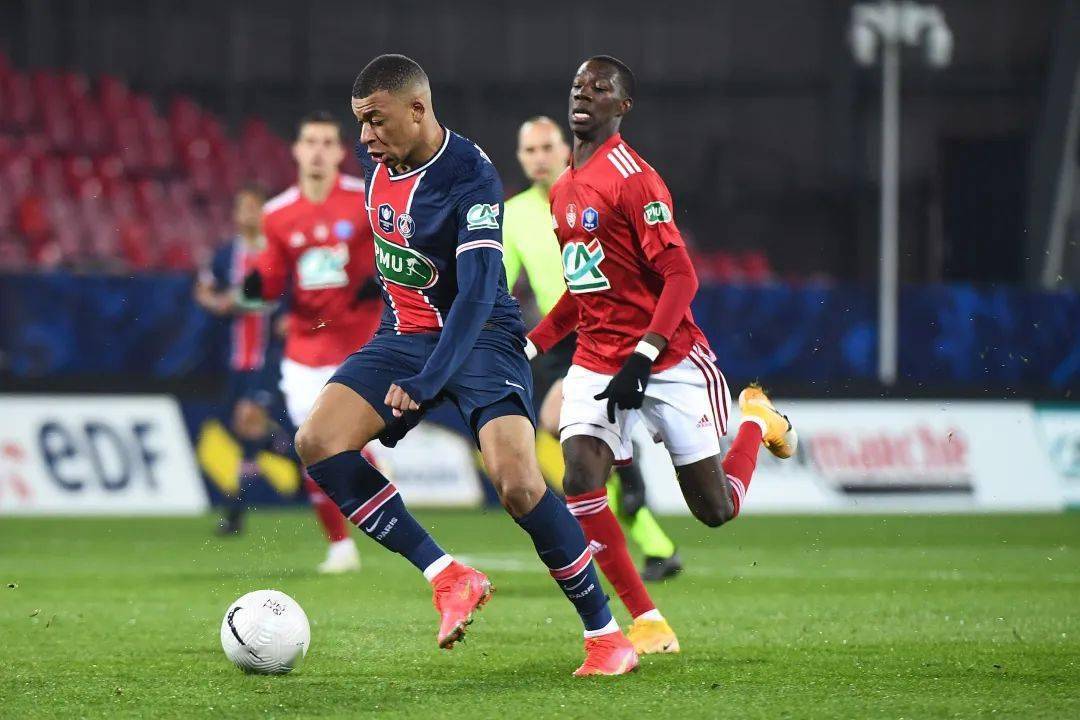 法国杯国际比赛日走向成谜;波尔图门线救险;引发热议;细节决定成败 法国杯国际比赛日走向成谜;波尔图门线救险;引发热议;细节决定成败