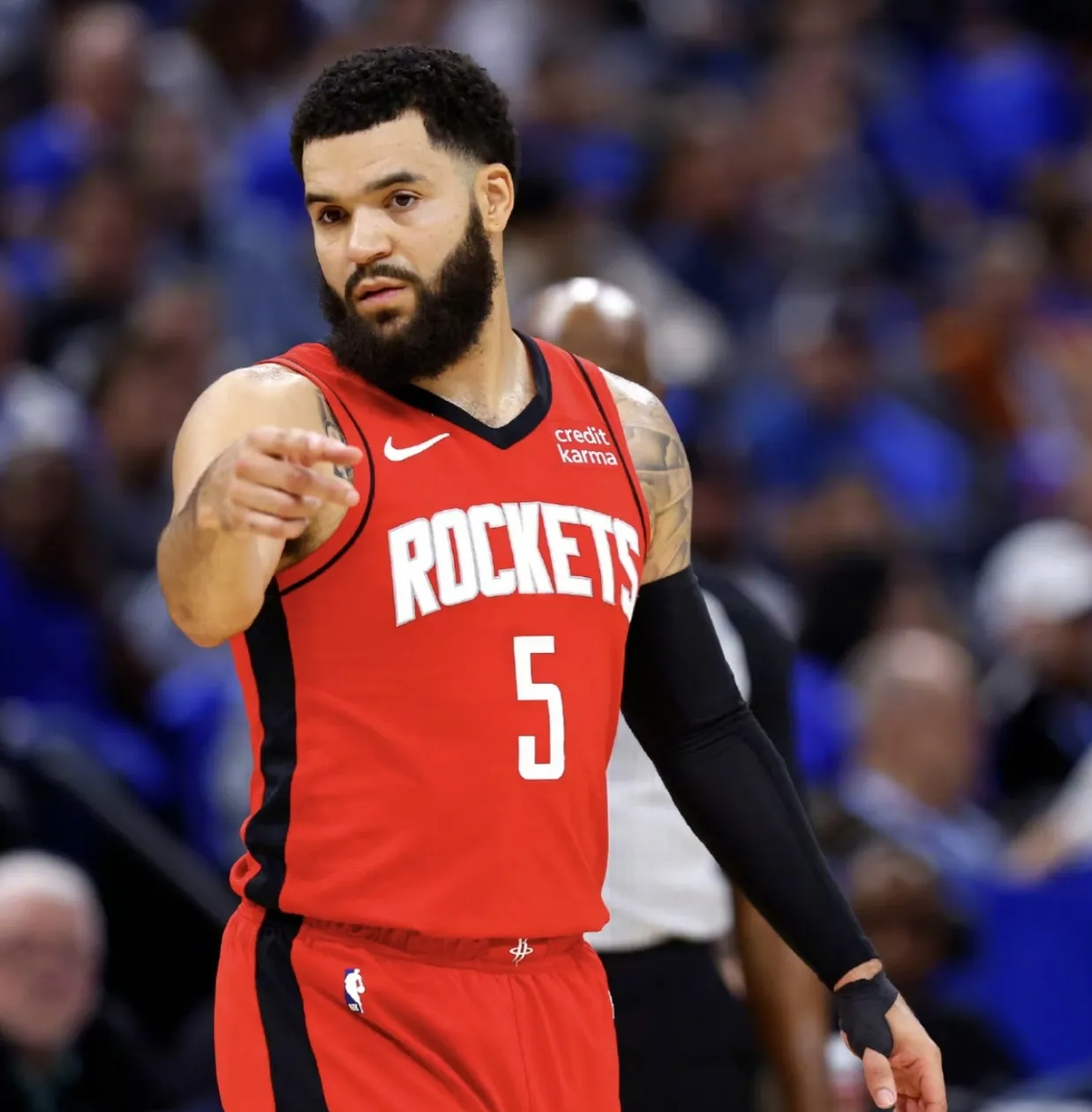 波士顿凯尔特人发布备战花絮；今晨调整名单；中超任务艰巨；纪律约束更严格的简单介绍